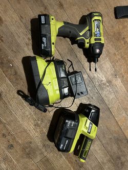Ryobi Driver, Light, 3 Batteries And Charger 
