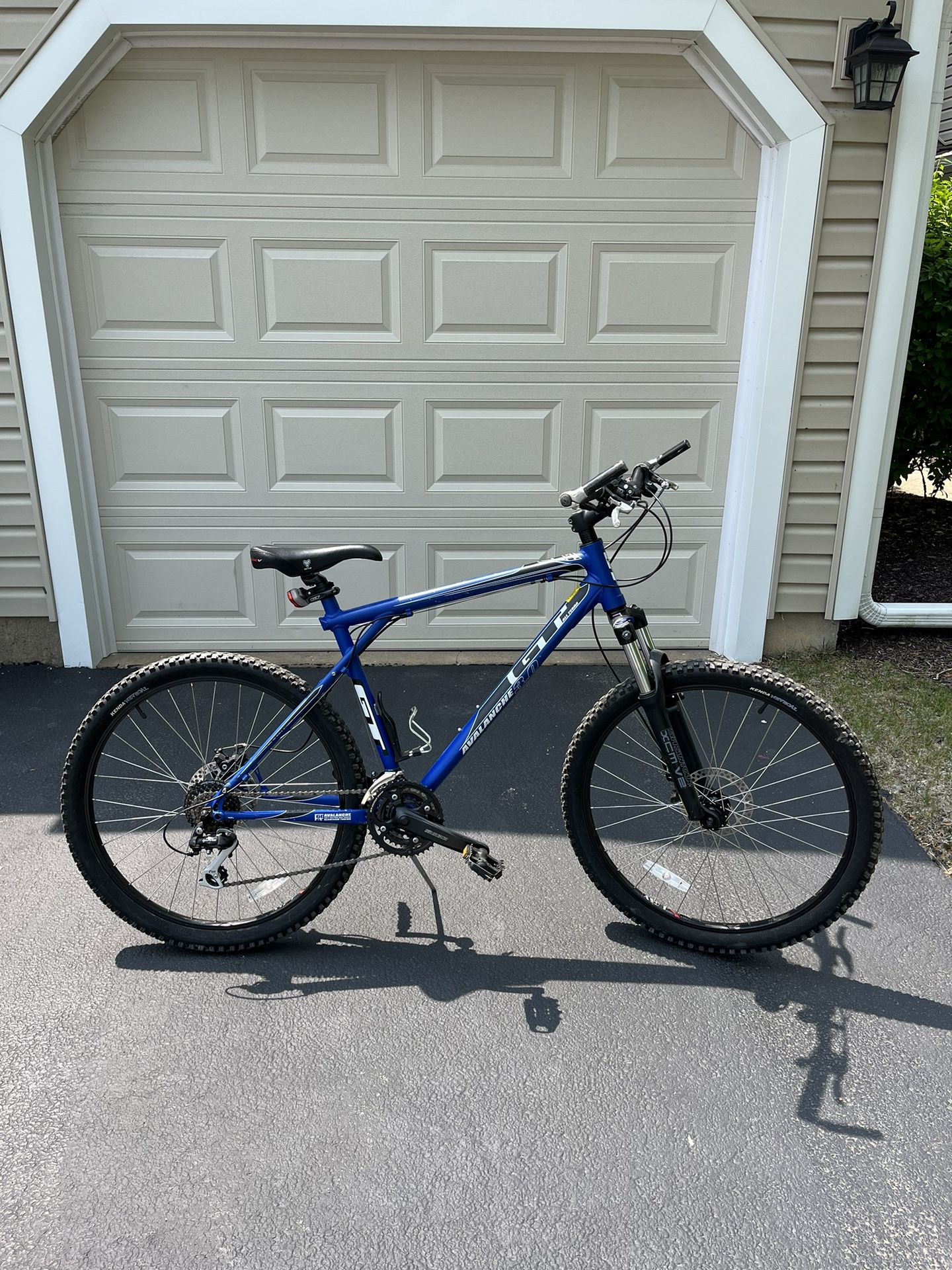 GT Avalanche 3.0 Mountain Bike