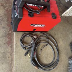 Lincoln welder 140 working good