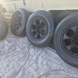 Set 4 BRIDGESTONE  P265/70R17 6LUG