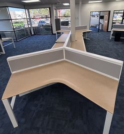 8-desk Boomerang Workstation