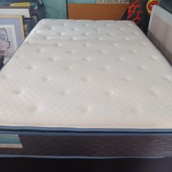 Nice Used Full Size Bed.  Excellent Condition.  Box Spring, Mattress and Metal Bedframe. 
