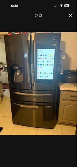 Samsung Family Hub 4-Door French Door Refrigerator