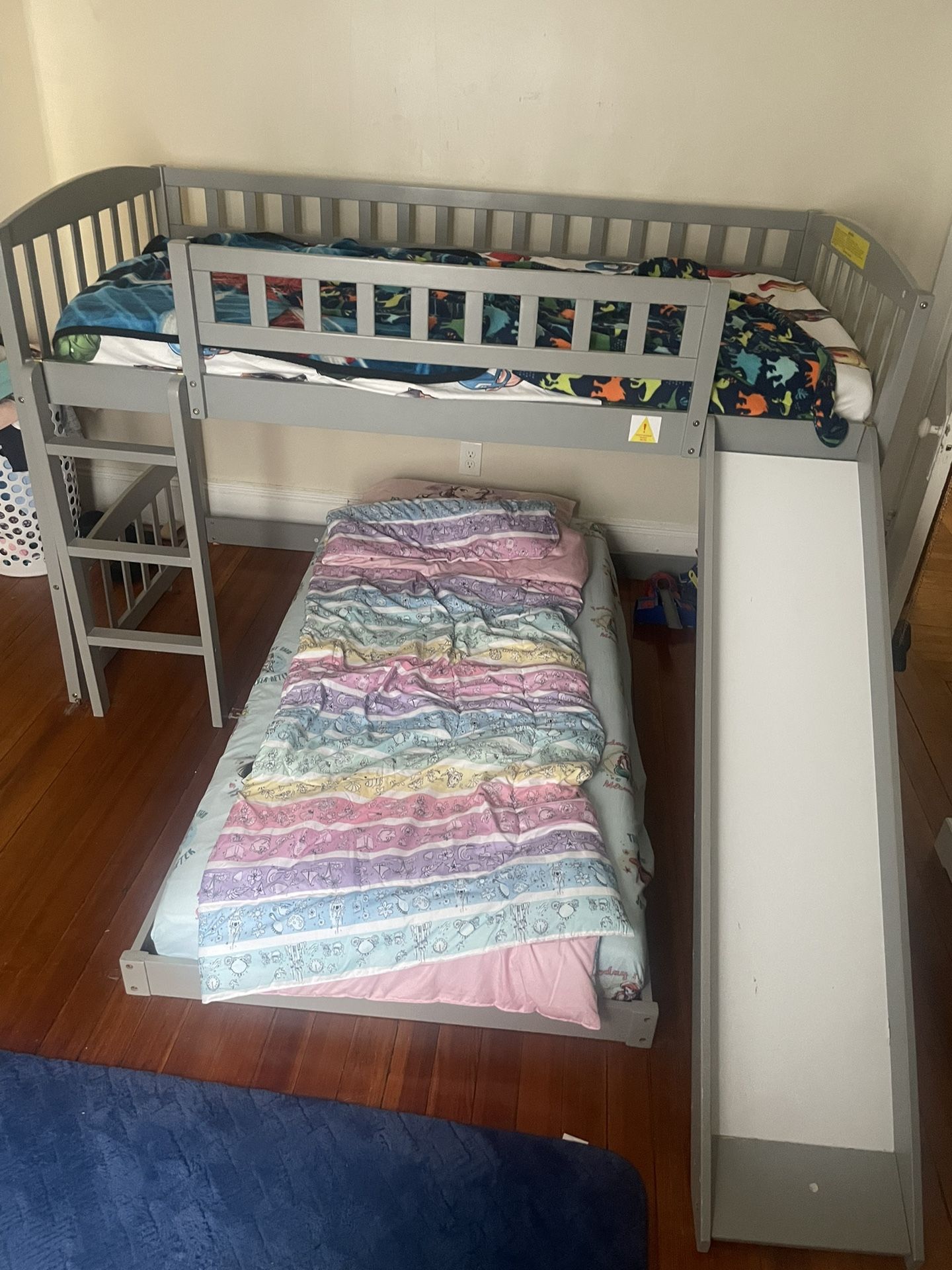 Toddler bunk bed with slide