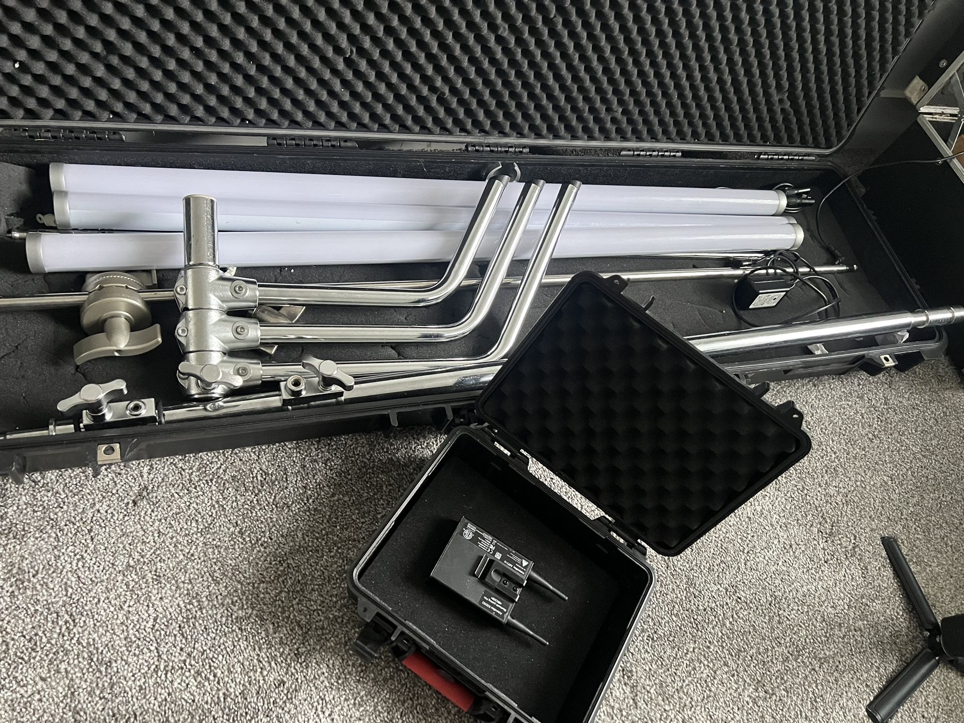 Astera Box w/ 3 Asteras & c stand w/ Case