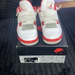 Jordan 4 Retro