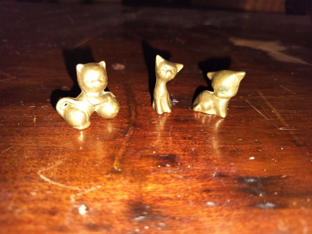 Brass Antique Cat Figurines
