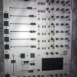 Behringer Mixer DC 1000