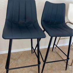 2 Stools 