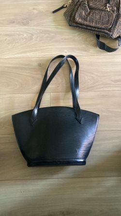 Black purse LV