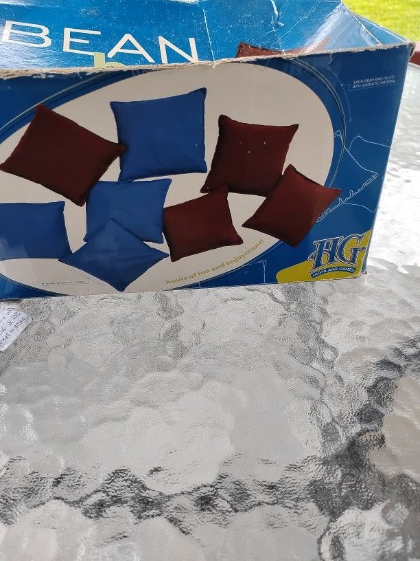 Cornhole set With 16 Beanbags and Target Set