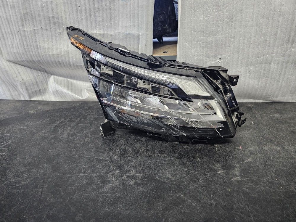 Nissan Pathfinder 2022 2023 2024 Right Headlight
