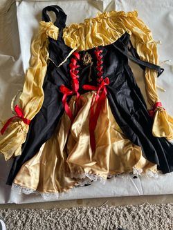 Lady’s hallowed costume