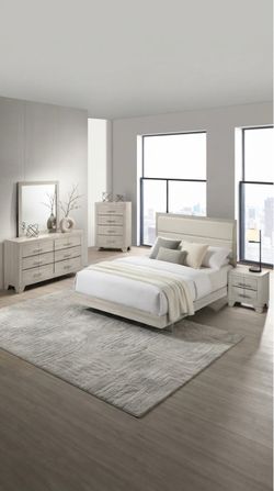 Brand New Queen Bedroom Set / Juego de Cuarto Nuevo a Estrenar
