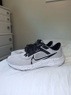 Nikes NEW