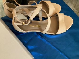 Beautifull Great For Prom Size 7 Dream Pairs $8’00 Eight Dlrs