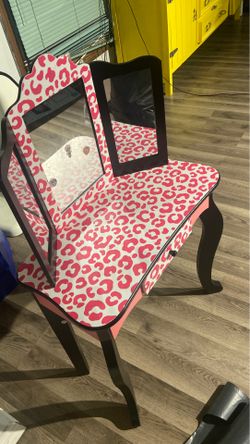 Kids vanity with matching stool