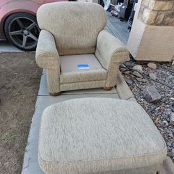 2 Chairs w/ottoman 