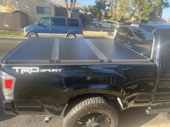 Tonneau Tri Fold Cover Toyota Tacoma 2021