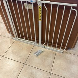 Regalo Walk Through Tension Style Baby Gate 