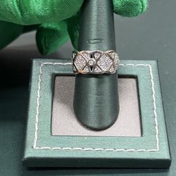 White gold diamond ring