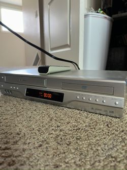 Toshiba DVD/VCR Combo w Remote - TESTED