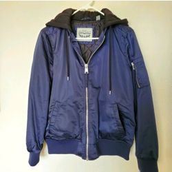 LEVI'S Womens zip up puffer bomber jacket  Brand New