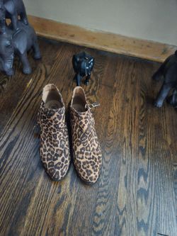 Size 9 1/2 Med.  Leopard ladies boots.