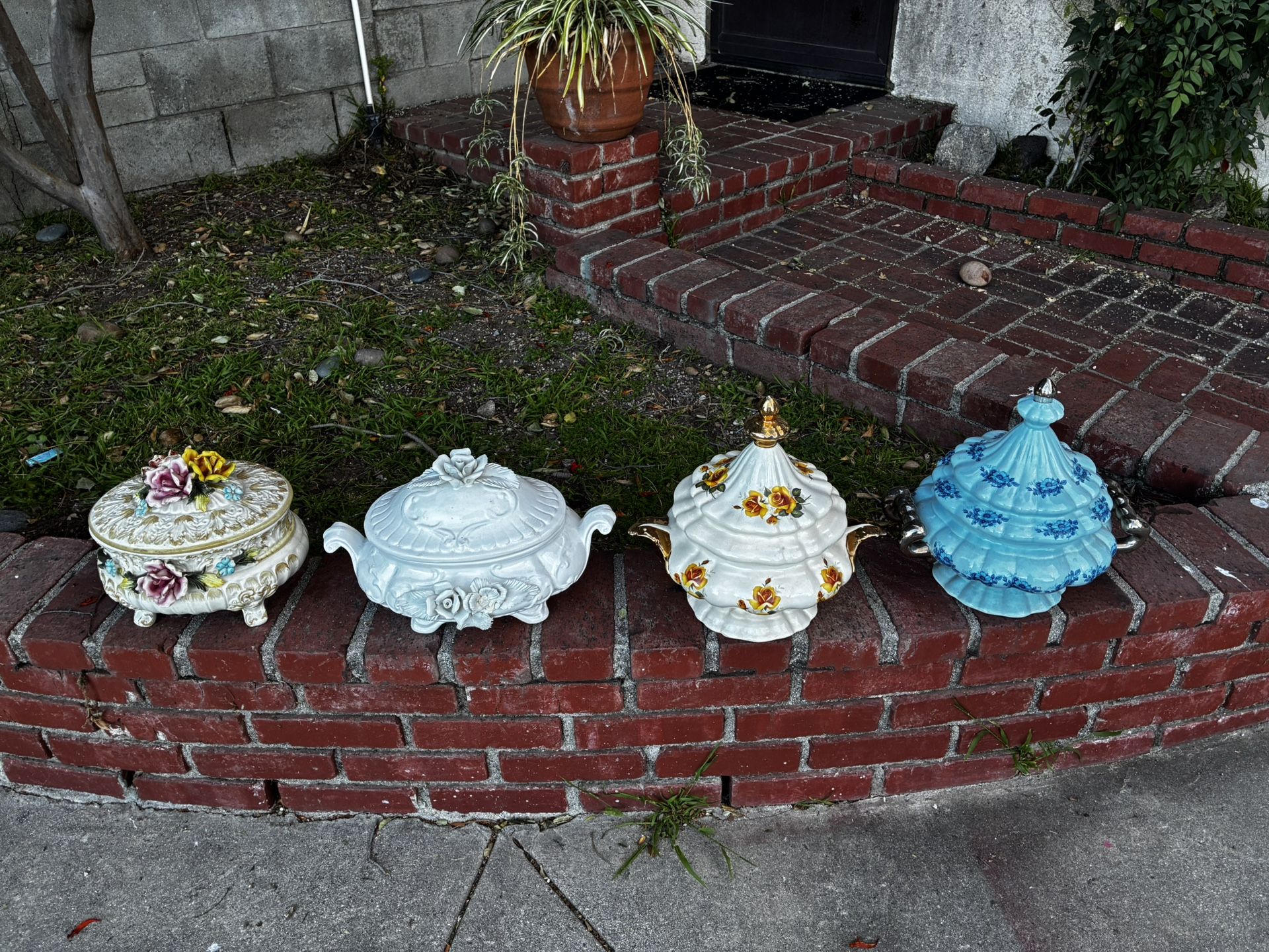 Lot Of Four Italian Soup Taurines