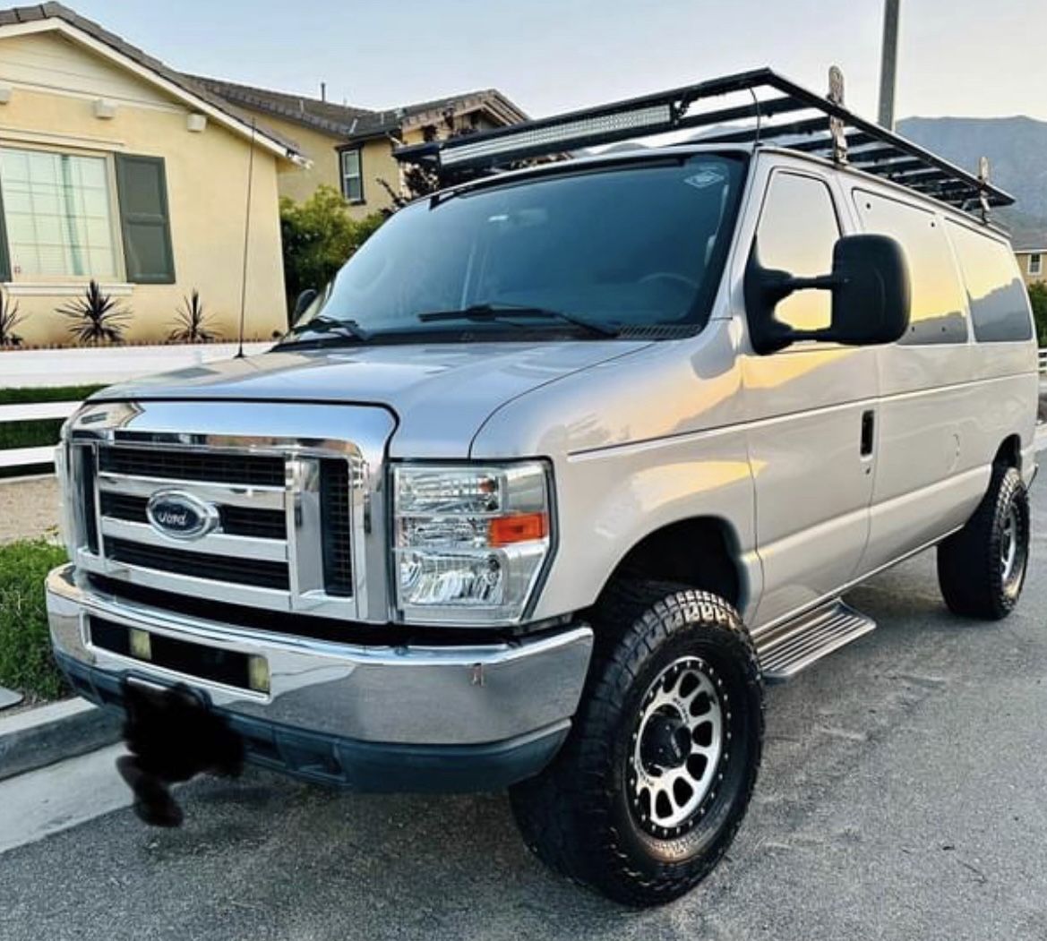 2013 Ford E-350