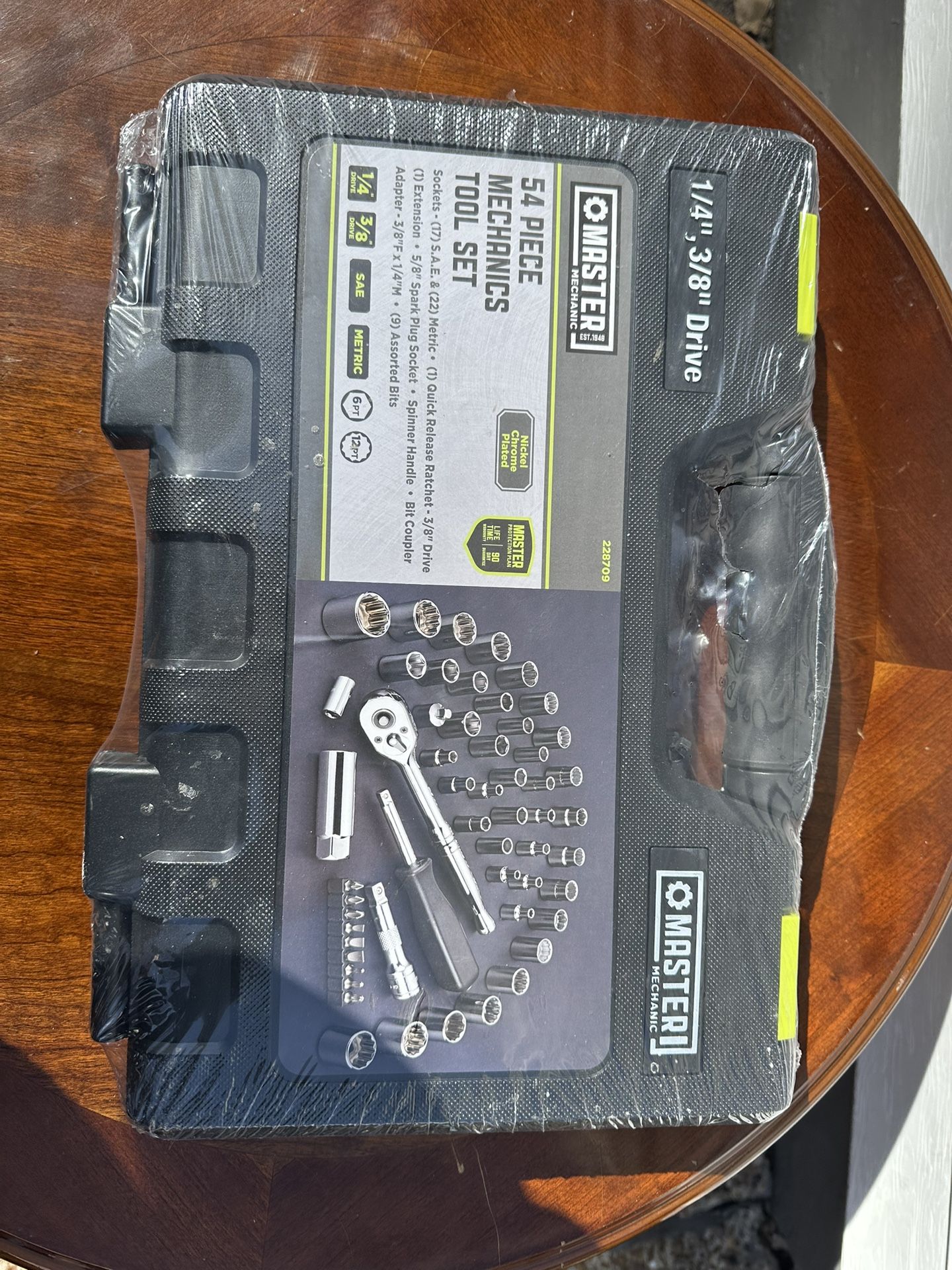 54 Piece Mechanic Tool Set