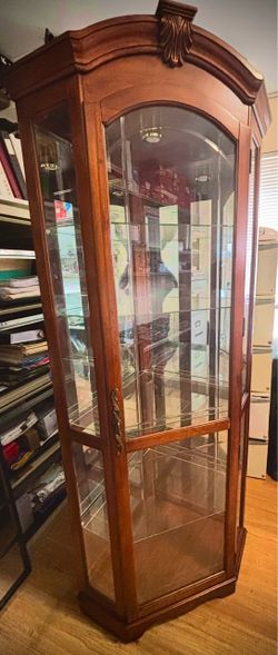 Pulaski Hardwood Mirrored Corner Curio Display Cabinet