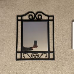 End table w/Mirror and Lamp