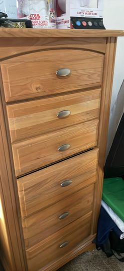 2 dressers and 2 nightstands