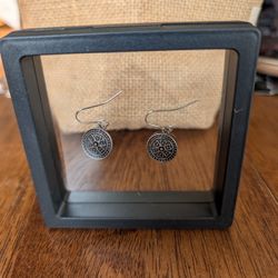 Shipping Available: Brand New Vintage Style Women's Earrings 