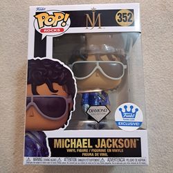 BRAND NEW Funko Pop! Michael Jackson #352 (https://offerup.com/redirect/?o=RnVua28uY29t Exclusive) Diamond Collection with a clear soft plastic protec