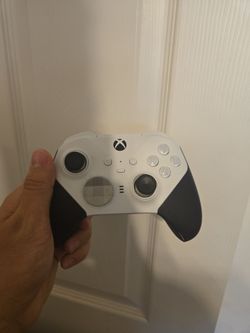 Xbox Elite Wireless Controller Series 2 - Core in white,