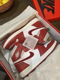 jordan 1 OG high varsity red size 9.5 men
