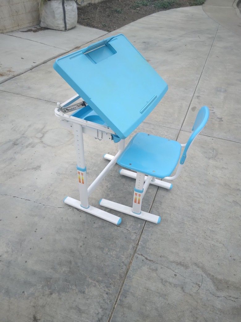 Kids Desk And Chair