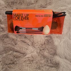 Makeup Forever Brush Set