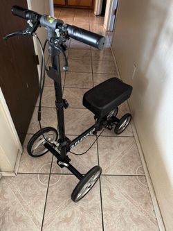 Knee board scooter
