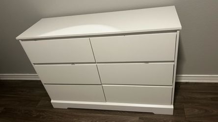 White 6-Drawer Dresser