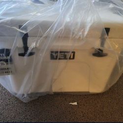 Yeti Cooler Tundra 35