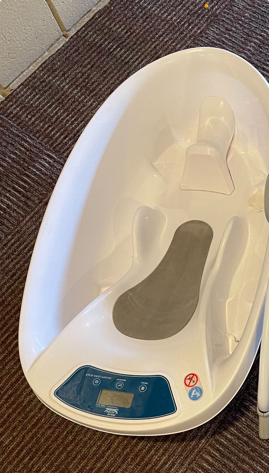 Baby Bath Tub with Built Inscale and temperature