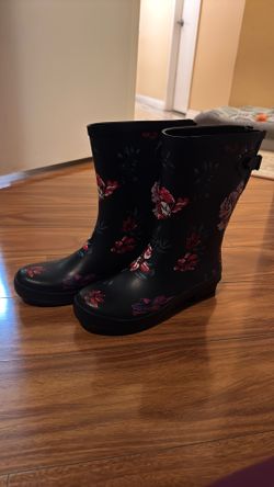 Rain boots Size 9