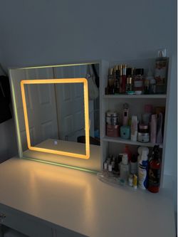 Vanity mirror