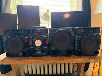 LG XBOOM MINI HI-FI SHELF STEREO-SUBWOOFER/BLUETOOTH - INCREDIBLE CONDITION