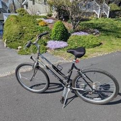 Woman's Giant Sedona Mountain Bike 19" Frame -