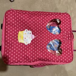 Dooll shutcase Brend new