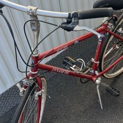 MONGOOSE  10-SPEED ROAD BIKE 